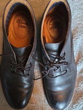 Clarks Men's Brown Leather Chukka Boots